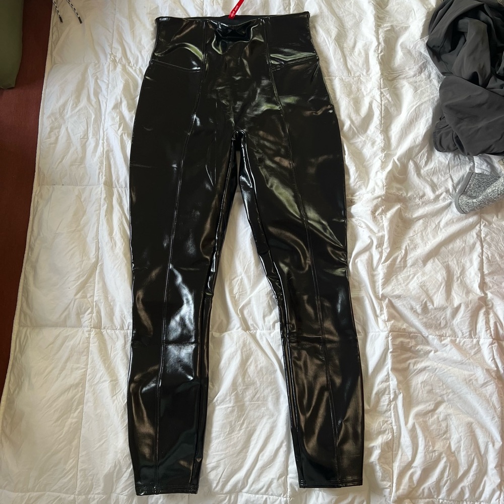 SPANX Women’s Faux Patent Leather Leggings Black US Regular size L (Large)